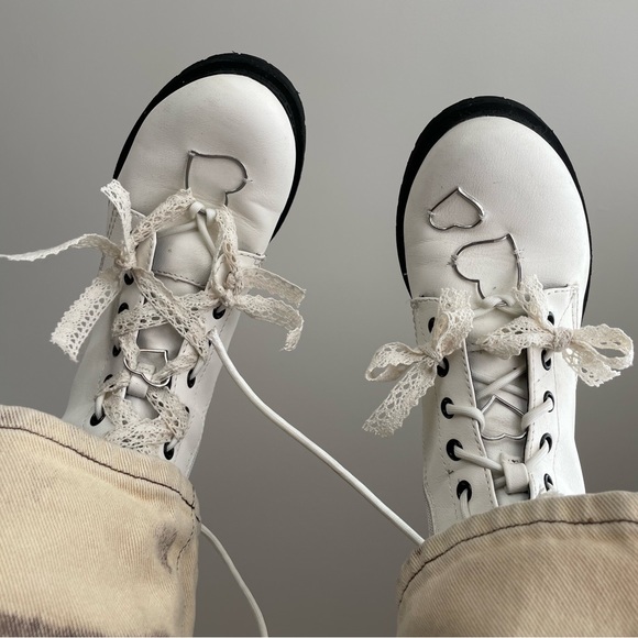 Upcycled Zip-Up White Time and Tru Combat Boots (Size 7) - Picture 4 of 6